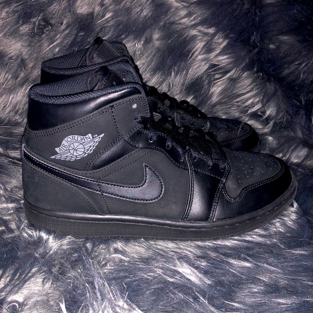 Air Jordan 1 Mids Black
